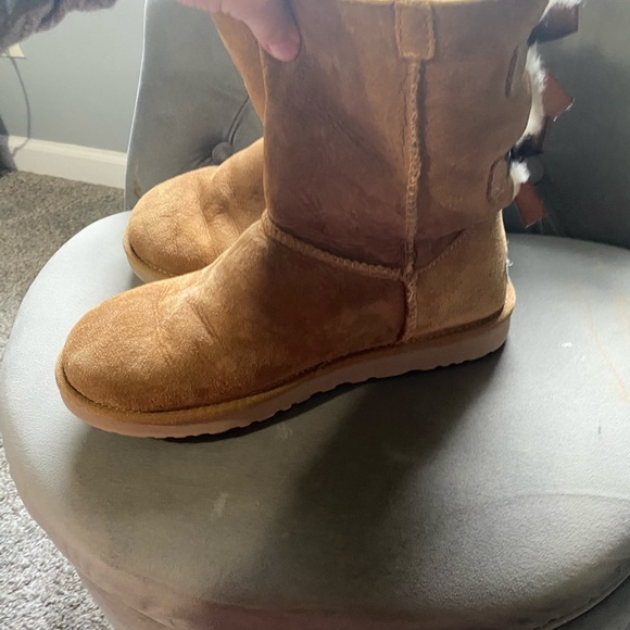 UGG BOOTS - Picture 3 of 5